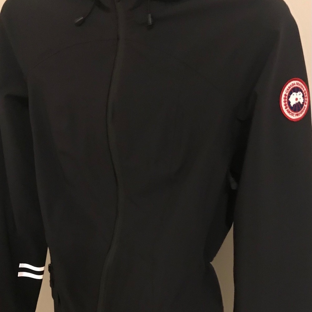 Authentic Canada Goose Rain Jacket pre-owned in excellent condition